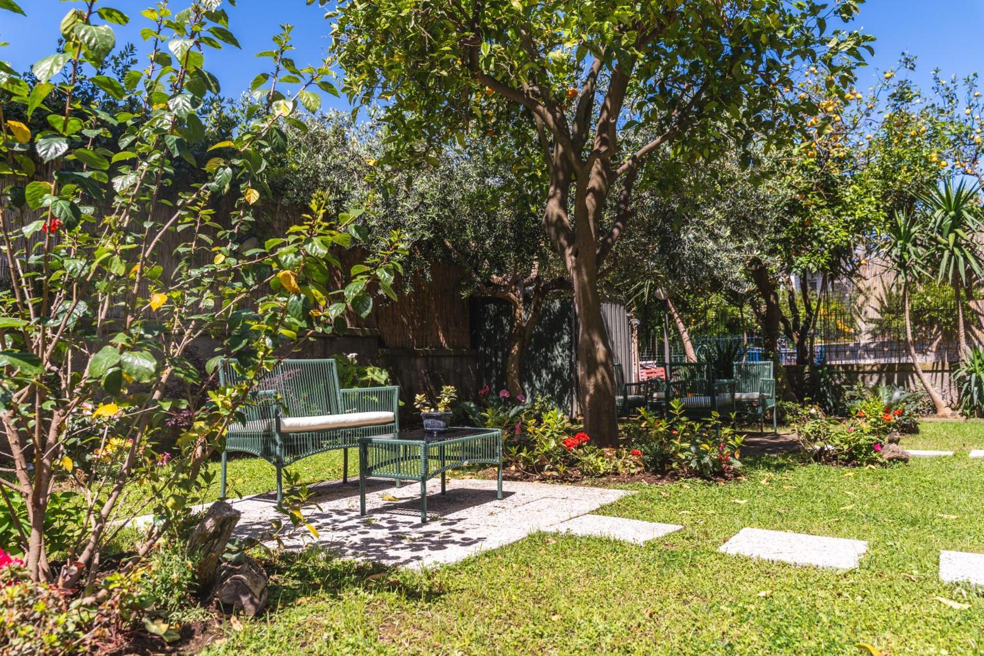 Sorrento Hidden Garden & Rooms ภายนอก รูปภาพ