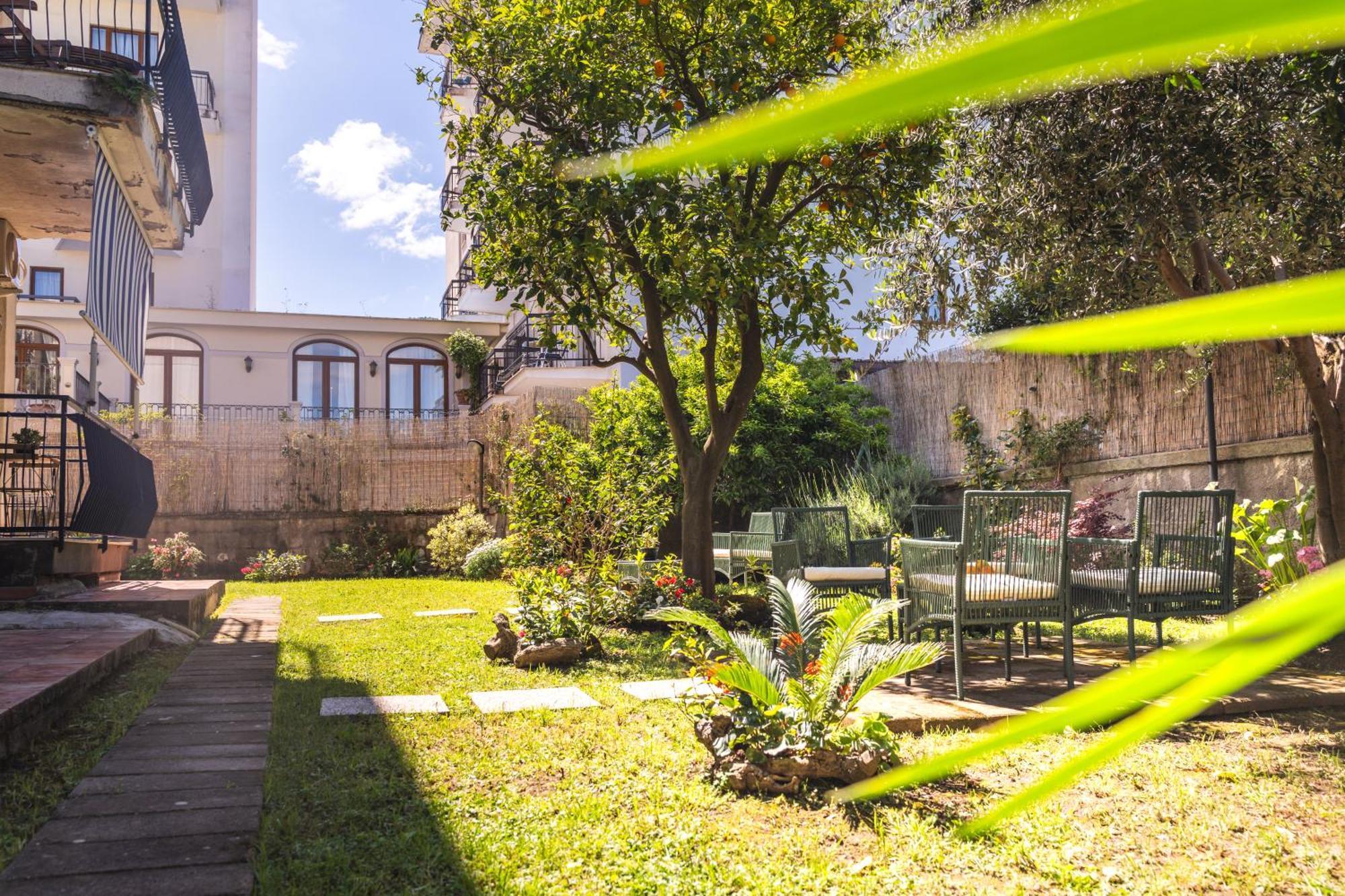 Sorrento Hidden Garden & Rooms ภายนอก รูปภาพ