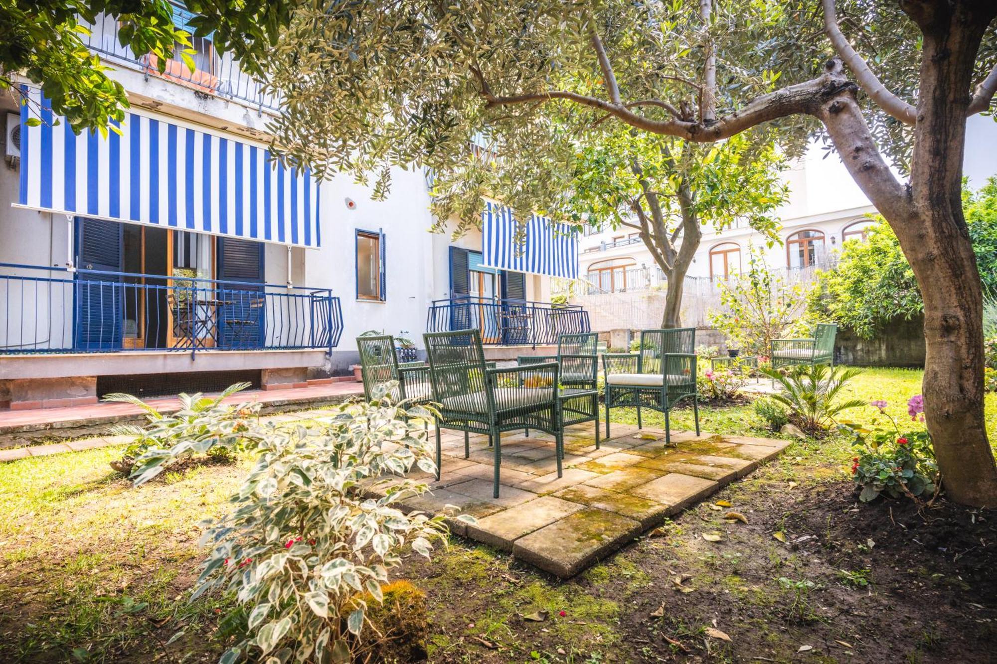 Sorrento Hidden Garden & Rooms ภายนอก รูปภาพ